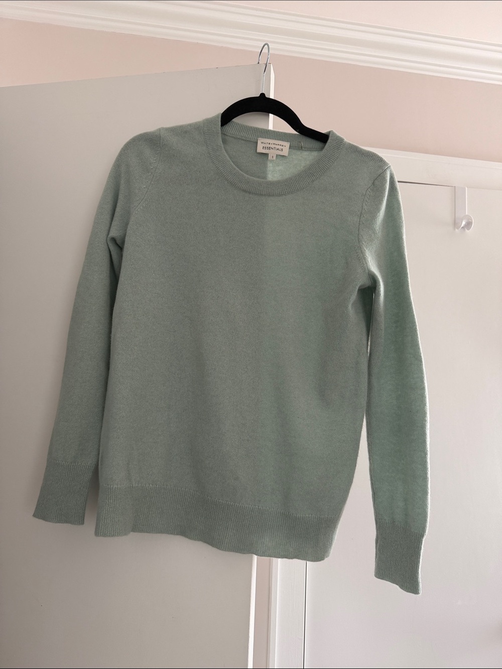 Essentials white + Warren cashmere Crewneck Sweater in Sage Green S